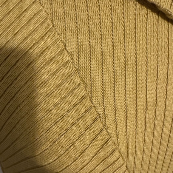 Cabi Women's Happy Pullover Sweater style 4627- Yellow Green EUC - Picture 3 of 7